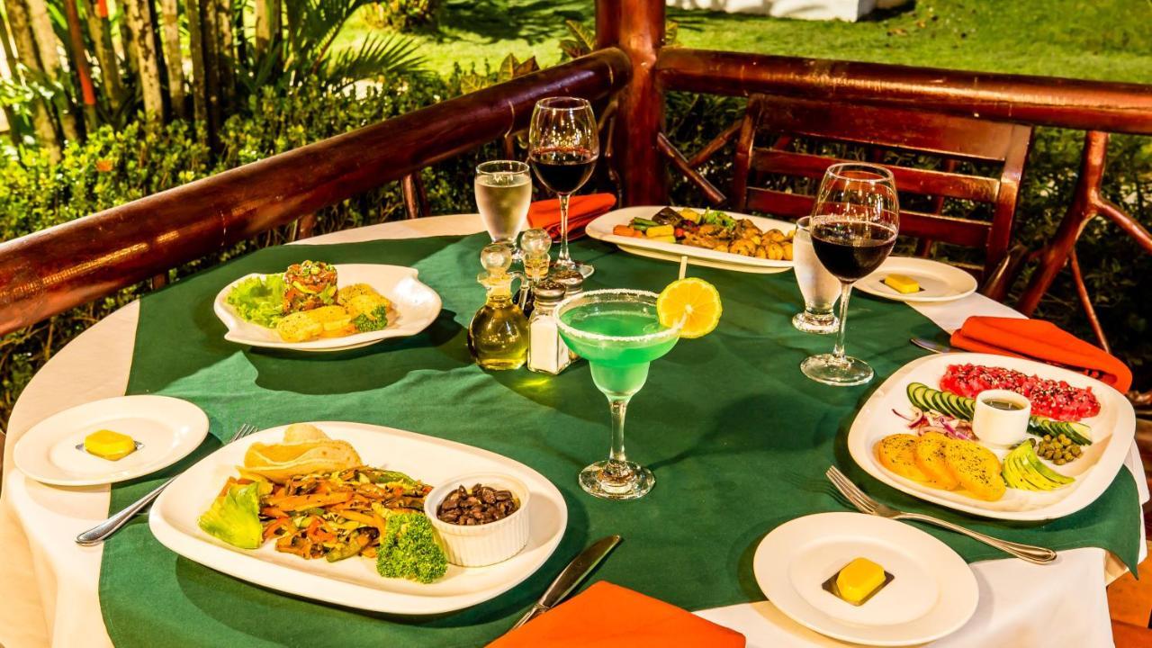 Hotel Villas Rio Mar Dominical Bagian luar foto