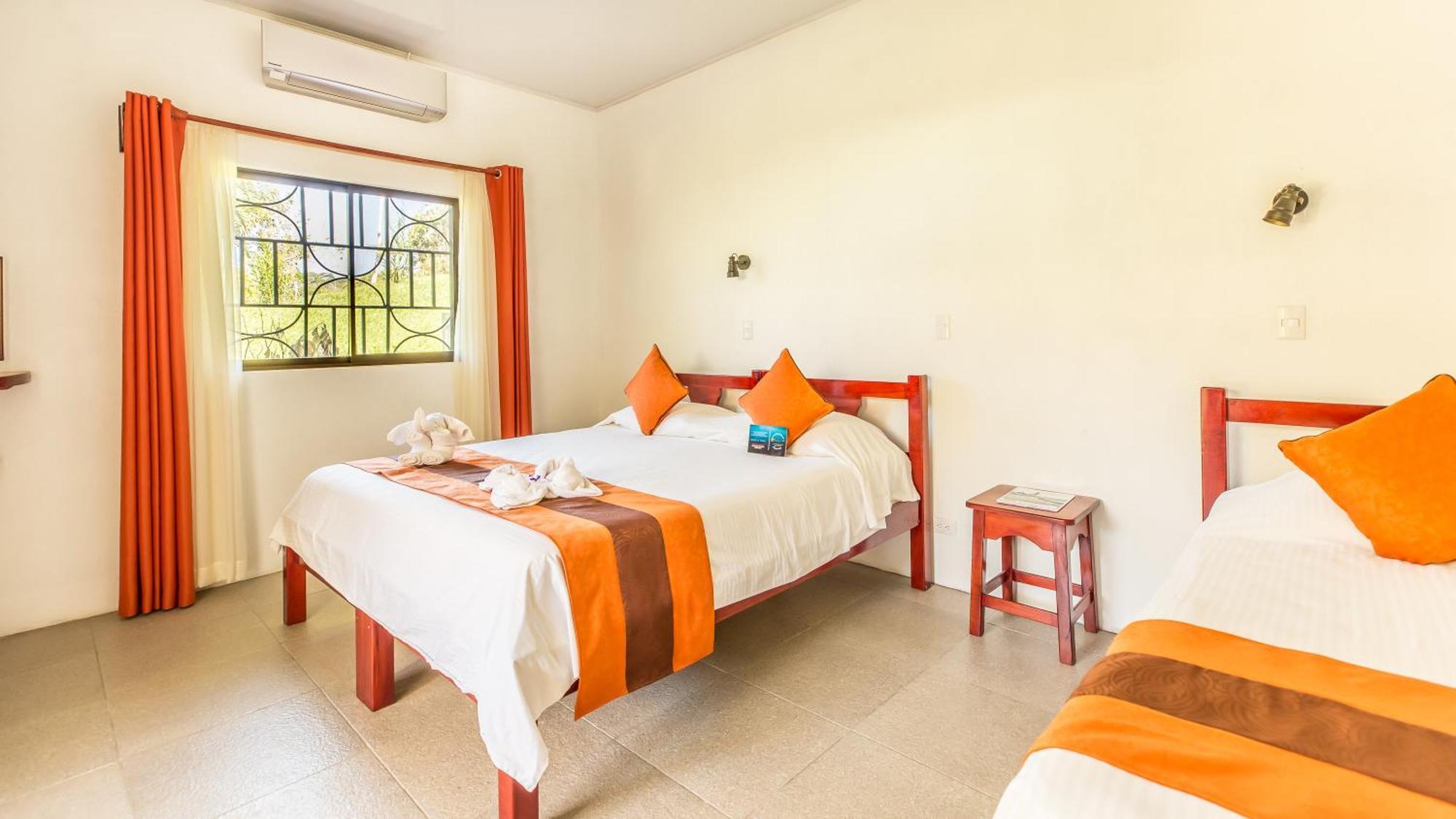 Hotel Villas Rio Mar Dominical Ruang foto