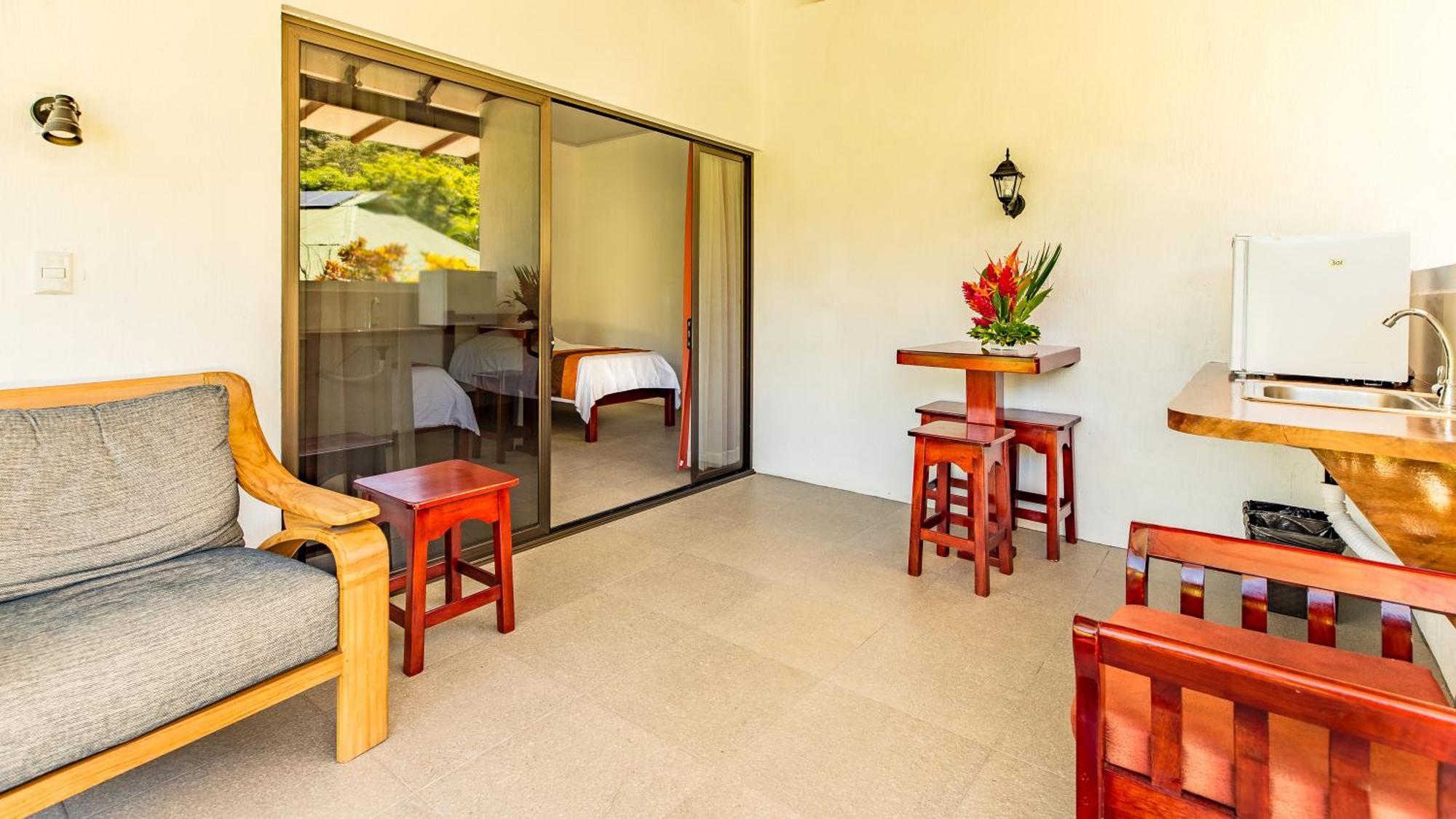 Hotel Villas Rio Mar Dominical Ruang foto